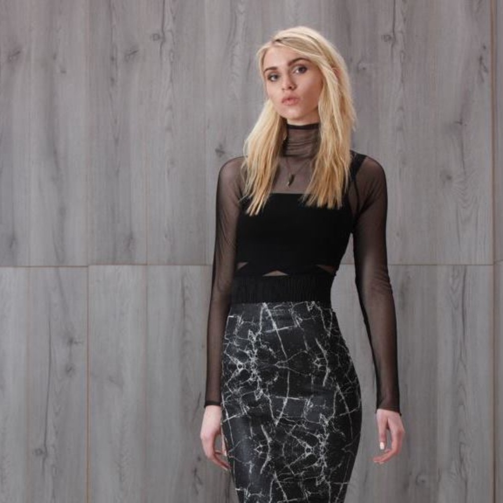 Suki + Solaine Single mesh turtle neck